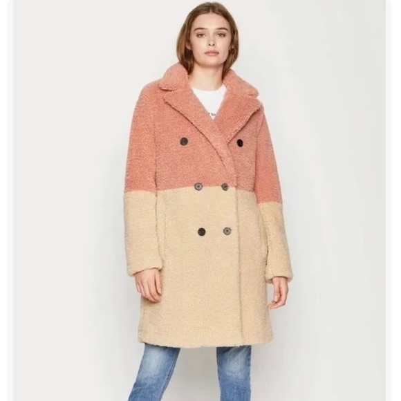 BCBGeneration Jackets & Blazers - NEW BCBGeneration Color Block Teddy Faux Fur Coat